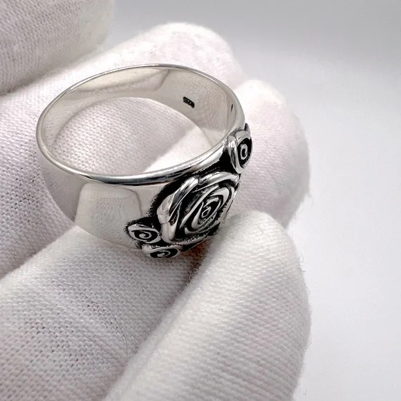 .925 Sterling Silver Roses Ring - Picture 11 of 17